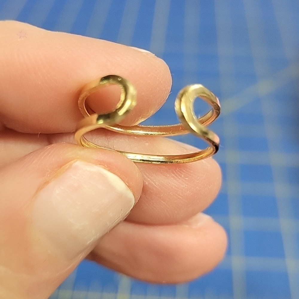 Open Gold Tone Band Adjustable Size 7 Adjustable - Picture 4 of 5